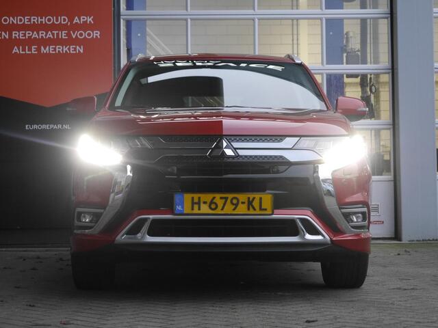 Mitsubishi OUTLANDER 2.4 PHEV Intense S | Stoelverwarming | Led verlichting | Plugin Hybrid | Cruise control | Climate control | Keyless entry en start | Regensensor