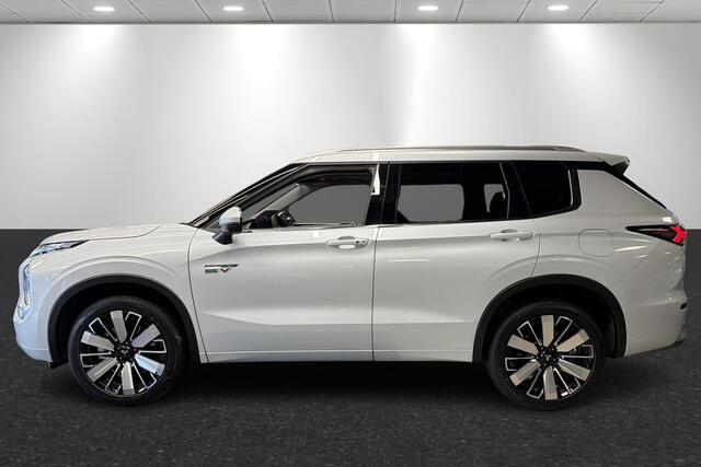 Mitsubishi OUTLANDER 2.4 PHEV Instyle ACTIE 1e registratie 2026