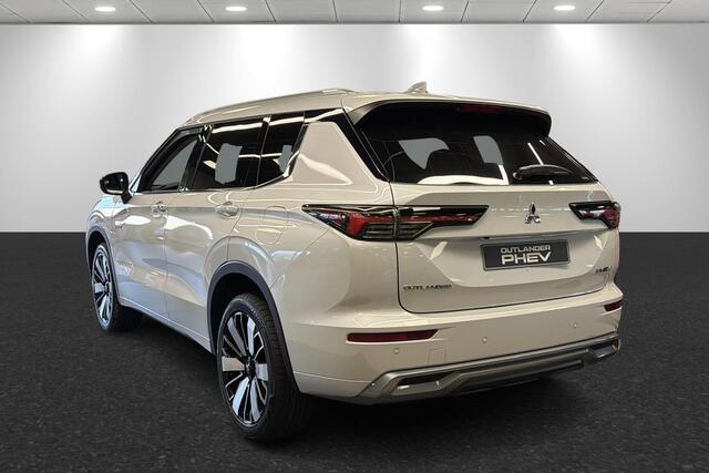 Mitsubishi OUTLANDER 2.4 PHEV Instyle ACTIE 1e registratie 2026