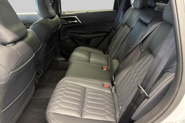 Mitsubishi OUTLANDER 2.4 PHEV Instyle Black edition ACTIE registratie 2026 all in prijs getoond model