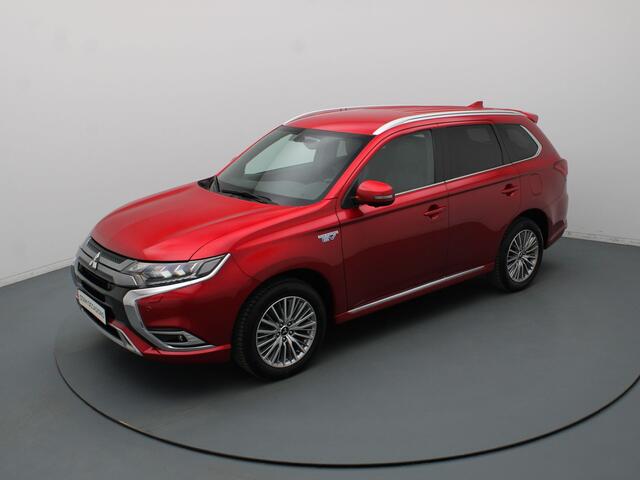 Mitsubishi OUTLANDER 225pk PHEV Intense+ Automaat 360° Camera | Cruise | Navi | Parkeersens. v+a | Stoel-/stuurverw.