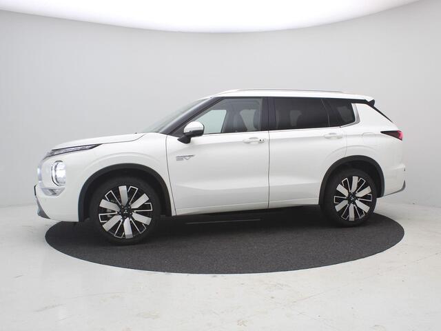 Mitsubishi OUTLANDER 2.4 PHEV Instyle / ¤6.000,- Voordeel Op Nieuwprijs / Prijs is rijklaar / Nieuw Model 2025 / Elektrische Range 86 KM WLTP / 1600KG Trekgewicht / 8 Jaar Fabrieksgarantie /