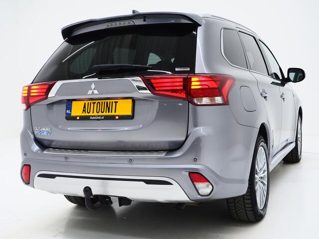 Mitsubishi OUTLANDER 2.4 PHEV Intense | Camera | Keyless | Power Sound | Trekhaak | Stoelverwarming | Carplay