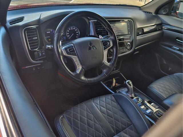 Mitsubishi OUTLANDER 2.4 PHEV Plug-In-Hybrid Instyle Leder | 360 Camera | Caplay & Android auto | Stuur- Stoelverwarming