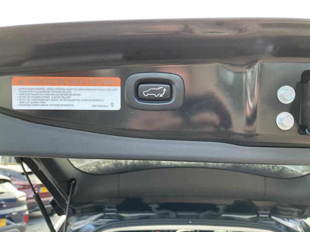 Mitsubishi OUTLANDER 2.0 2WD Limited+ | Trekhaak | Leder | Carplay/Android | 7 Persoons |