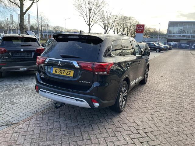 Mitsubishi OUTLANDER 2.0 2WD Limited+ | Trekhaak | Leder | Carplay/Android | 7 Persoons |