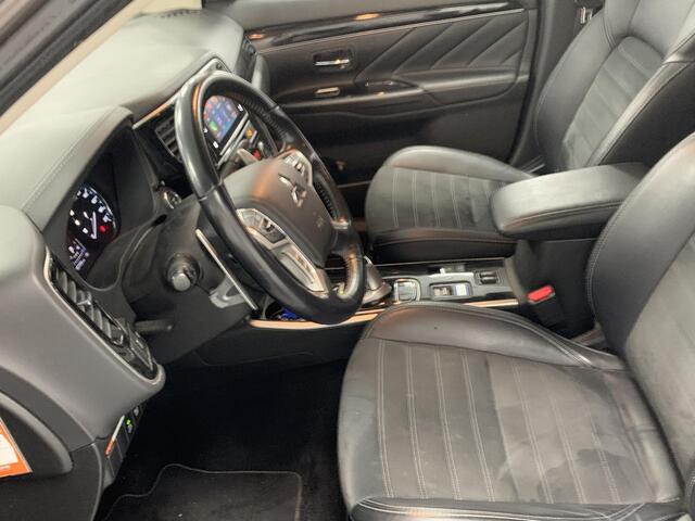 Mitsubishi OUTLANDER 2.4 PHEV Intense+ AFNEEMBARE TREKHAAK | CARPLAY | ELEKTRISCHE ACHTERKLEP