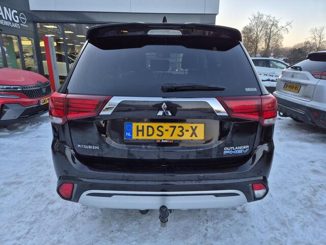 Mitsubishi OUTLANDER 2.4 PHEV S-Edition | Navigatie |