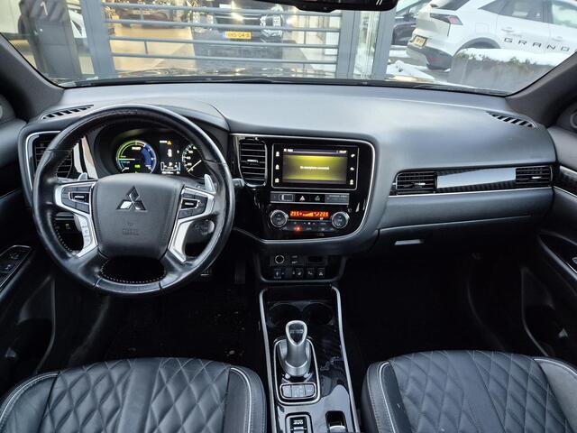 Mitsubishi OUTLANDER 2.4 PHEV S-Edition | Navigatie |