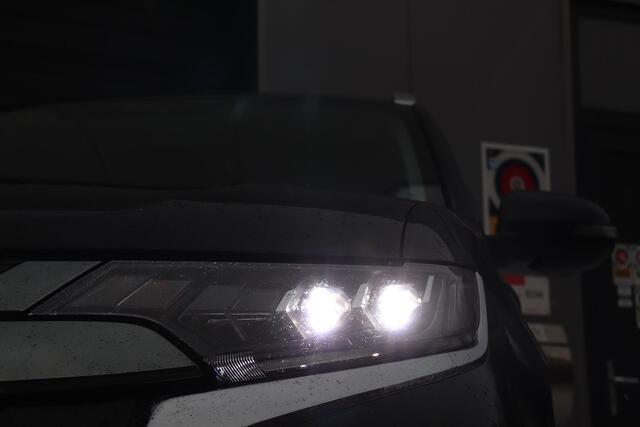 Mitsubishi OUTLANDER 2.4 PHEV Intense, Trekhaak, Cruise, Camera