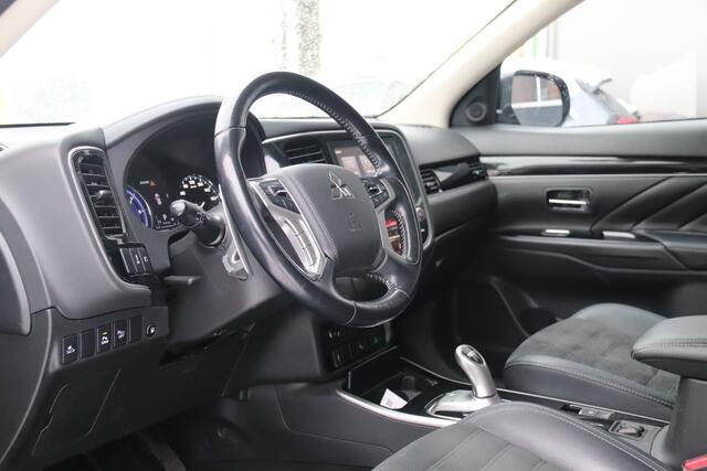 Mitsubishi OUTLANDER 2.4 PHEV Intense, Trekhaak, Cruise, Camera