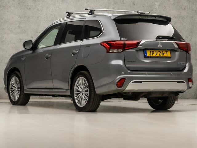 Mitsubishi OUTLANDER 2.4 PHEV Intense 225Pk Automaat (GROOT NAVI, LEDER/ALCANTARA, CAMERA, STOELVERWARMING, SPORTSTOELEN, GETINT GLAS, CRUISE, KEYLESS, ELEK ACHTERKLEP, NIEUWSTAAT)
