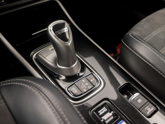 Mitsubishi OUTLANDER 2.4 PHEV Intense 225Pk Automaat (GROOT NAVI, LEDER/ALCANTARA, CAMERA, STOELVERWARMING, SPORTSTOELEN, GETINT GLAS, CRUISE, KEYLESS, ELEK ACHTERKLEP, NIEUWSTAAT)