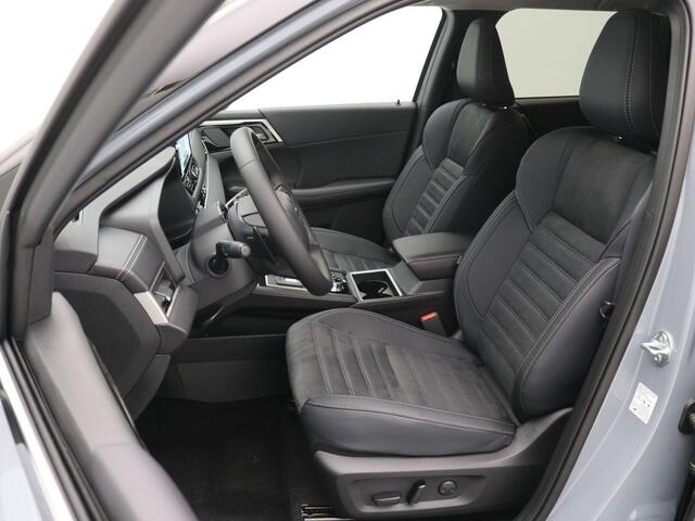 Mitsubishi OUTLANDER 2.4 PHEV First Edition / ¤6.000,- Voordeel Op Nieuwprijs / Elektrische Range 86 KM WLTP / 1600KG Trekgewicht / 8 Jaar Fabrieksgarantie