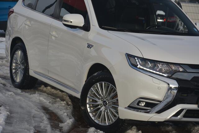 Mitsubishi OUTLANDER 2.4 PHEV S-Edition | Schuif-kanteldak | Leer | Keyless | 360 camera | DAB+ | Dodehoek assist | LDW |