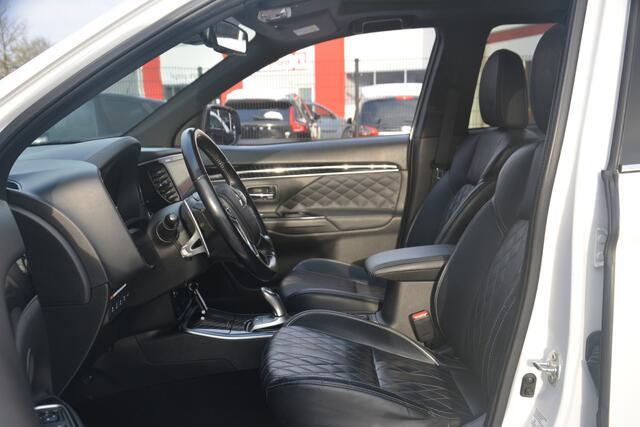 Mitsubishi OUTLANDER 2.4 PHEV S-Edition | Schuif-kanteldak | Leer | Keyless | 360 camera | DAB+ | Dodehoek assist | LDW |