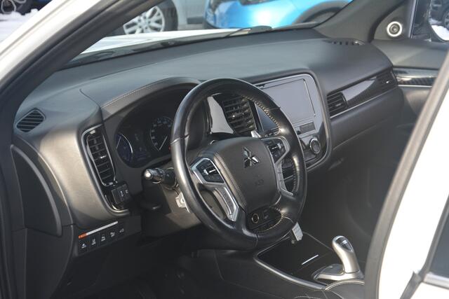 Mitsubishi OUTLANDER 2.4 PHEV S-Edition | Schuif-kanteldak | Leer | Keyless | 360 camera | DAB+ | Dodehoek assist | LDW |