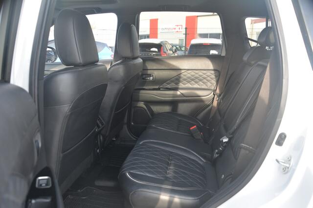 Mitsubishi OUTLANDER 2.4 PHEV S-Edition | Schuif-kanteldak | Leer | Keyless | 360 camera | DAB+ | Dodehoek assist | LDW |