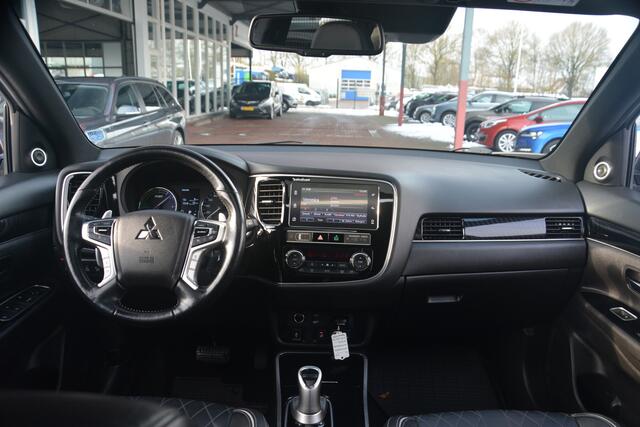 Mitsubishi OUTLANDER 2.4 PHEV S-Edition | Schuif-kanteldak | Leer | Keyless | 360 camera | DAB+ | Dodehoek assist | LDW |