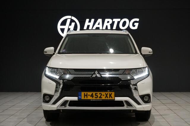 Mitsubishi OUTLANDER 2.4 PHEV Pure + TREKHAAK / CARPLAY / CAMERA / STOELVERWARMING /