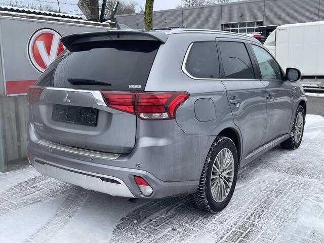 Mitsubishi OUTLANDER 2.4 PHEV Instyle 18"/Trekhaak/LED/Leder/Zonnedak/Stoel + stuurverwarming/Dodehoek/PDC v+a/360 Camera/Apple Carplay & Android Auto