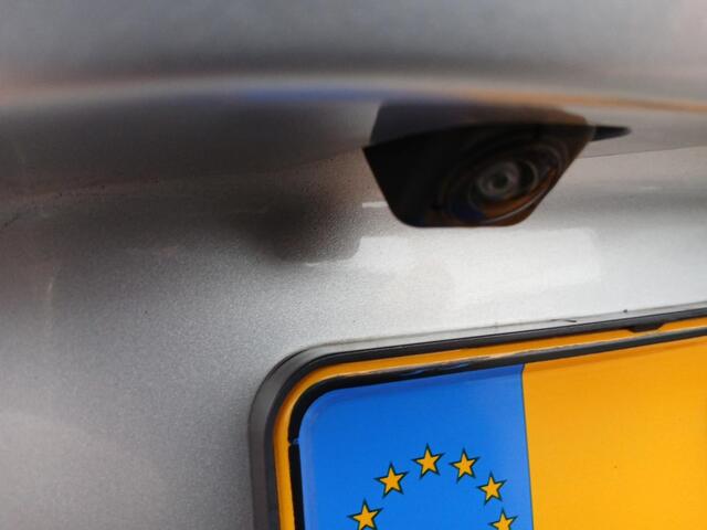 Mitsubishi OUTLANDER 2.4 PHEV Instyle | Alle Opties | Schuifdak | Leder | Adap cruise | Camera PDC v+a | Afn trekhaak |