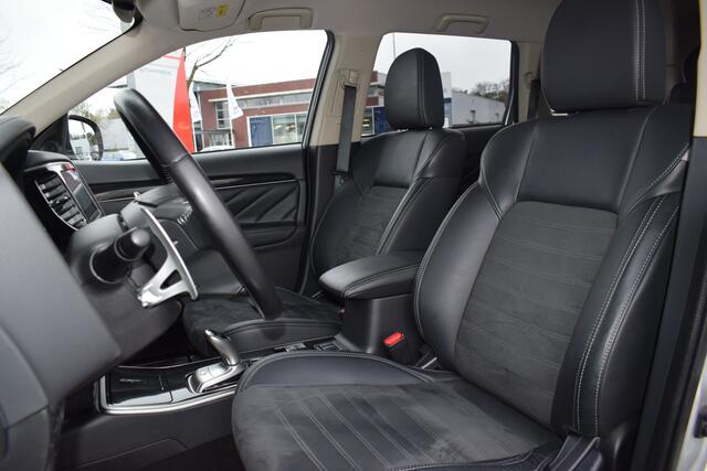 Mitsubishi OUTLANDER 2.4 PHEV Intense S | Trekhaak | AWD | Stoelverwarming | Climate Control