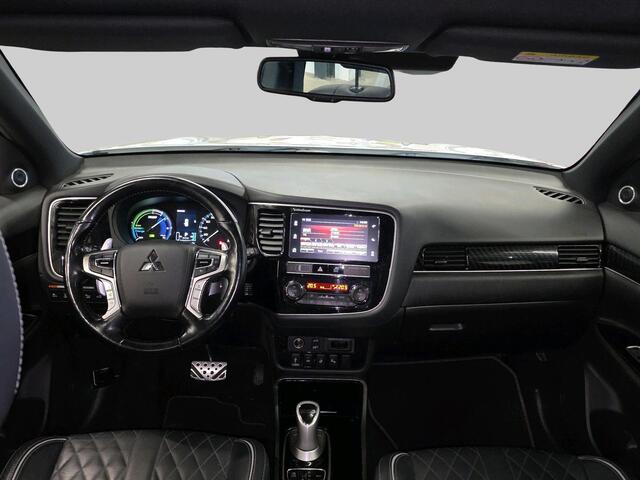 Mitsubishi OUTLANDER 2.4 PHEV S-Edition | Automaat | 4WD | Pano | trekhaak | Volleder | Stoel/Stuur verwarming | 360 Camera |