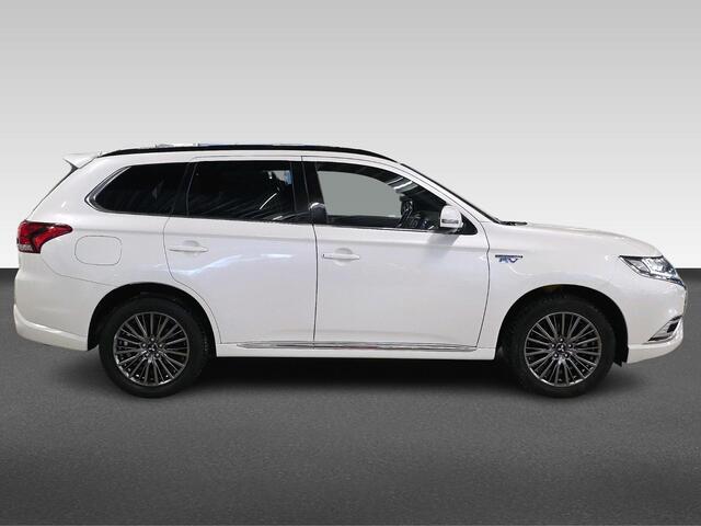 Mitsubishi OUTLANDER 2.4 PHEV S-Edition | Automaat | 4WD | Pano | trekhaak | Volleder | Stoel/Stuur verwarming | 360 Camera |
