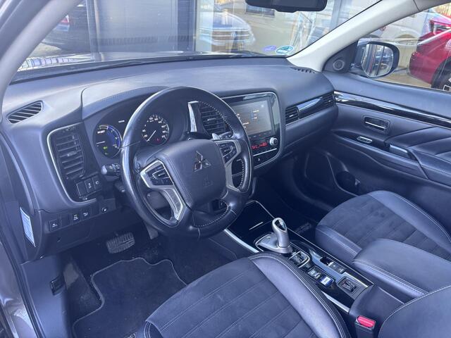 Mitsubishi OUTLANDER 2.4 PHEV Intense + Trekhaak!