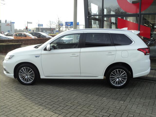 Mitsubishi OUTLANDER 2.4 PHEV Intense | 4WD | 240 PK | AUTOMAAT | DEALER ONDERHOUDEN | 1E EIGENAAR |