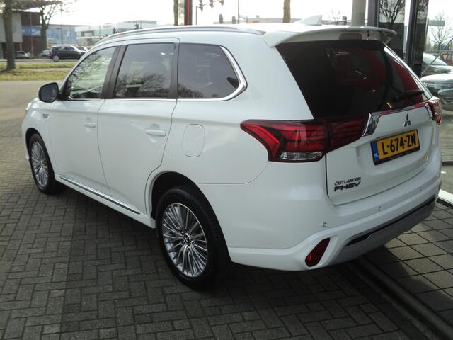 Mitsubishi OUTLANDER 2.4 PHEV Intense | 4WD | 240 PK | AUTOMAAT | DEALER ONDERHOUDEN | 1E EIGENAAR |