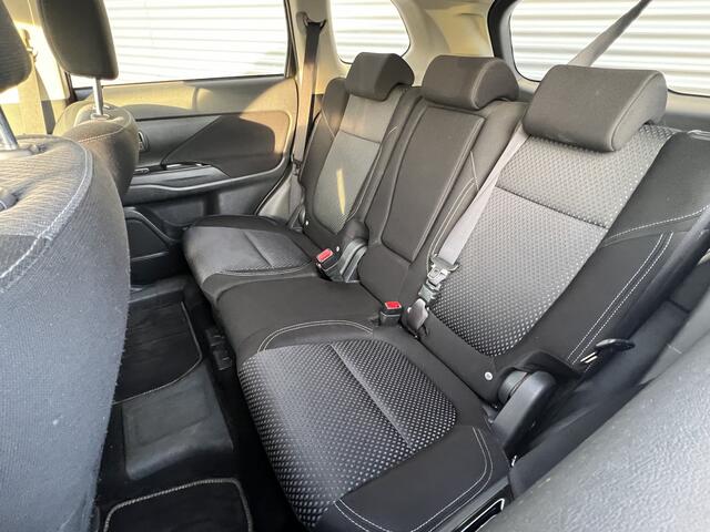 Mitsubishi OUTLANDER 2.4 PHEV Pure+ | Nieuw Binnen | Camera | Climate Control | PDC | Stoel Verwarming | APK 05-01-2027 |