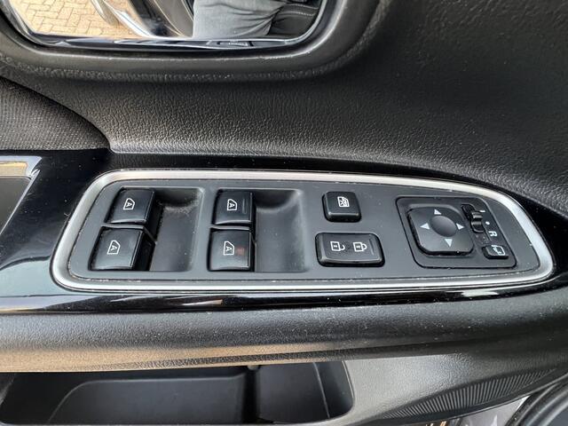 Mitsubishi OUTLANDER 2.4 PHEV Pure+ | Nieuw Binnen | Camera | Climate Control | PDC | Stoel Verwarming | APK 05-01-2027 |