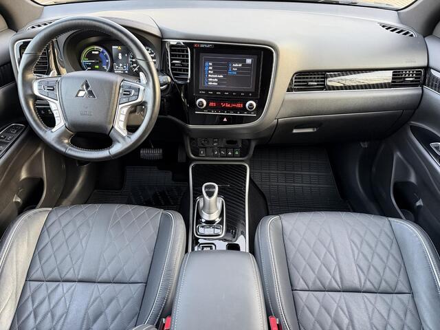 Mitsubishi OUTLANDER 2.4 PHEV Instyle / Fabrieksgarantie tot 11-2028 / Dealer Onderhouden /Adaptieve Cruise / Lederen Bekleding / Navigatie via AppleCarplay & Android auto / Stoel + Stuurverwarming / 360 Camera / Elektr. Stoelen / Elektr. Achterklep /