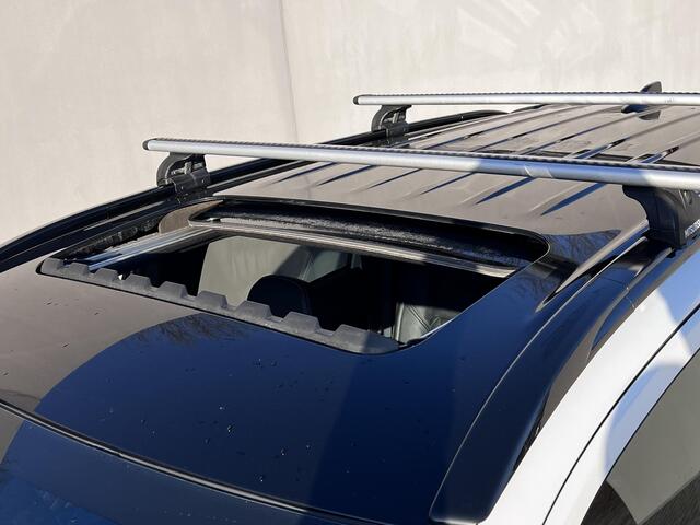 Mitsubishi OUTLANDER 2.4 PHEV Instyle AWD S-AWC Automaat / Dealer onderhouden / 1.500 kg trekhaak / Schuifdak / Camera 360° / Navigatie / Adapt. CC / Premium Audio / Leder / Elektrische stoel & klep / Stuur-, stoel- en voorruitverwarming / Apple Carplay Android /