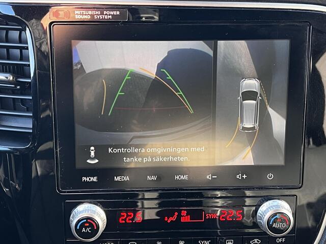 Mitsubishi OUTLANDER 2.4 PHEV Instyle AWD S-AWC Automaat / Dealer onderhouden / 1.500 kg trekhaak / Schuifdak / Camera 360° / Navigatie / Adapt. CC / Premium Audio / Leder / Elektrische stoel & klep / Stuur-, stoel- en voorruitverwarming / Apple Carplay Android /