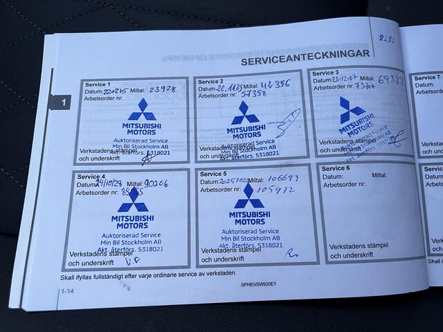 Mitsubishi OUTLANDER 2.4 PHEV Instyle AWD S-AWC Automaat / Dealer onderhouden / 1.500 kg trekhaak / Schuifdak / Camera 360° / Navigatie / Adapt. CC / Premium Audio / Leder / Elektrische stoel & klep / Stuur-, stoel- en voorruitverwarming / Apple Carplay Android /