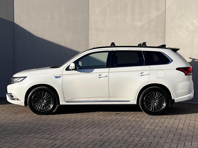 Mitsubishi OUTLANDER 2.4 PHEV Instyle AWD S-AWC Automaat / Dealer onderhouden / 1.500 kg trekhaak / Schuifdak / Camera 360° / Navigatie / Adapt. CC / Premium Audio / Leder / Elektrische stoel & klep / Stuur-, stoel- en voorruitverwarming / Apple Carplay Android /