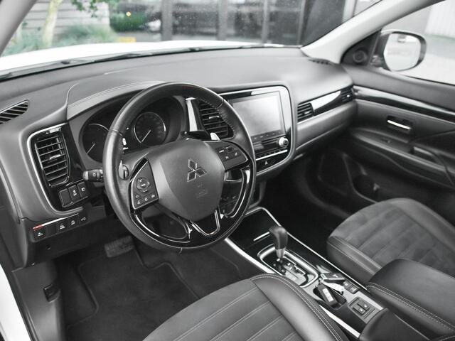 Mitsubishi OUTLANDER 2.0 Business Edition Navigatie Carplay Alcantara Bekleding 18 inch velgen Elektrische achterklep