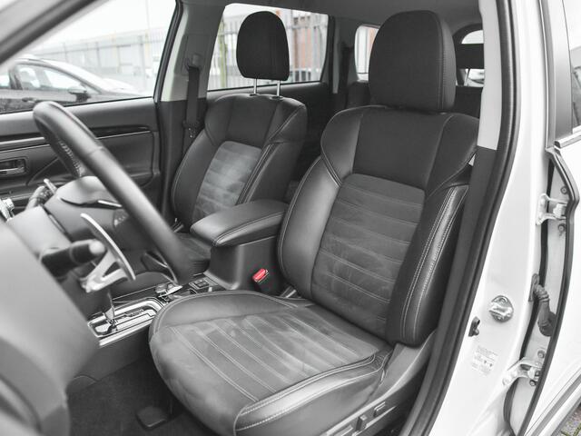 Mitsubishi OUTLANDER 2.0 Business Edition Navigatie Carplay Alcantara Bekleding 18 inch velgen Elektrische achterklep