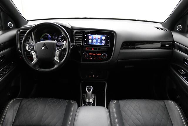 Mitsubishi OUTLANDER 2.4 PHEV S-Edition | Leder | 360 graden camera | Trekhaak