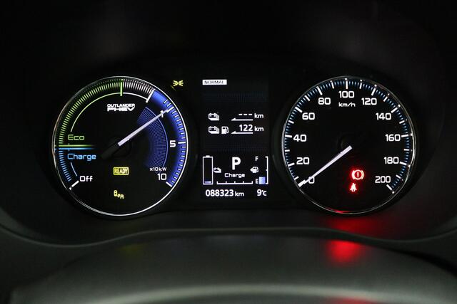 Mitsubishi OUTLANDER 2.4 PHEV S-Edition | Leder | 360 graden camera | Trekhaak