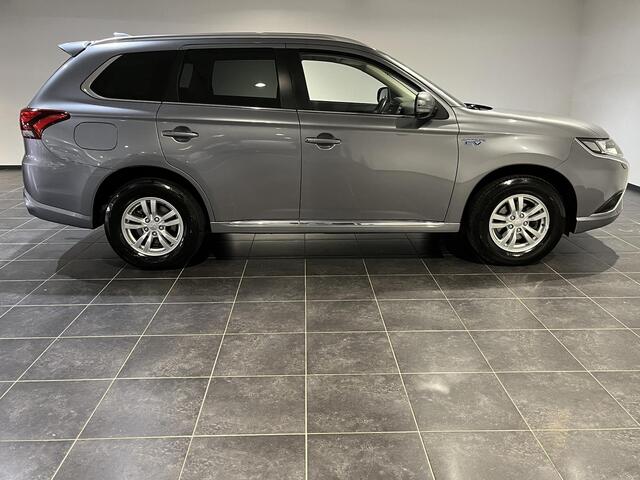 Mitsubishi OUTLANDER 2.4 PHEV Pure | Apple Carplay/Android Auto | Stoelverwarming | Camera