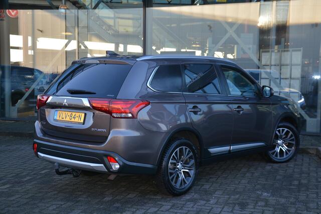 Mitsubishi OUTLANDER 2.2 DI-D Instyle 4WD | Grijs kenteken | Trekhaak