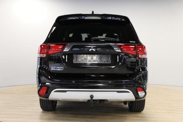 Mitsubishi OUTLANDER 2.4 PHEV Intense+ | Stoel & Stuurverwarming | Cruise | Trekhaak