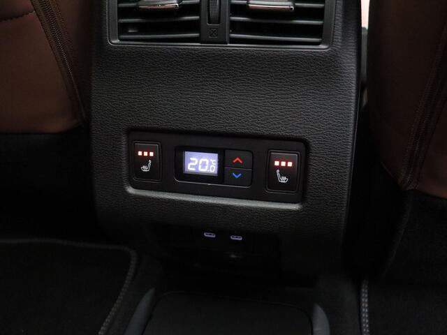 Mitsubishi OUTLANDER 2.4 PHEV Instyle+ | Trekhaak | Bruin lederen bekleding | Yamaha audio | Panoramadak | Stoelmassage |