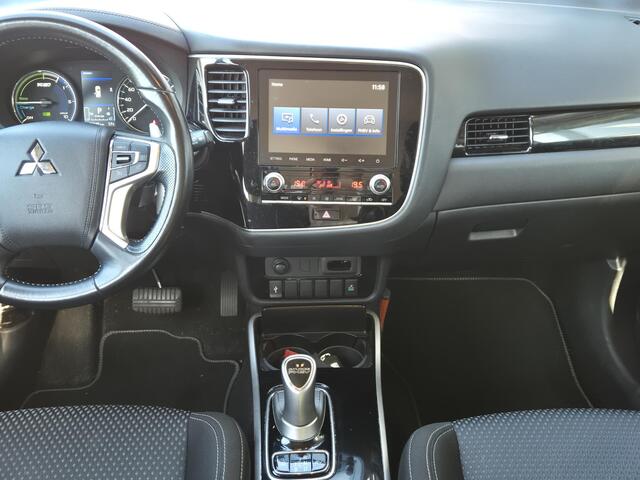 Mitsubishi OUTLANDER 2.4 PHEV Pure+ | All seasonbanden |