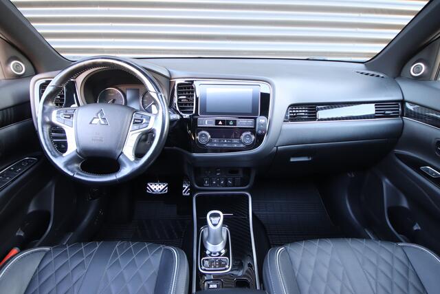 Mitsubishi OUTLANDER 2.4 PHEV S-Edition NL-Auto, Dealer O.H.