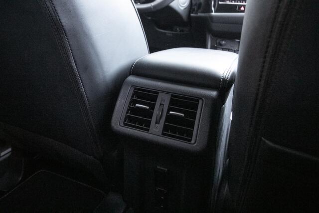 Mitsubishi OUTLANDER 2.4 PHEV Intense | Apple carplay/Android auto | Keyless | Led verlichting |